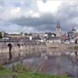 La Charité sur Loire et son vieux pont de pierre édifié en 1520 à la demande du prieur Jean de la Magdeleine de Ragny. Ce pont fut remanié au XVIIIe siècle.